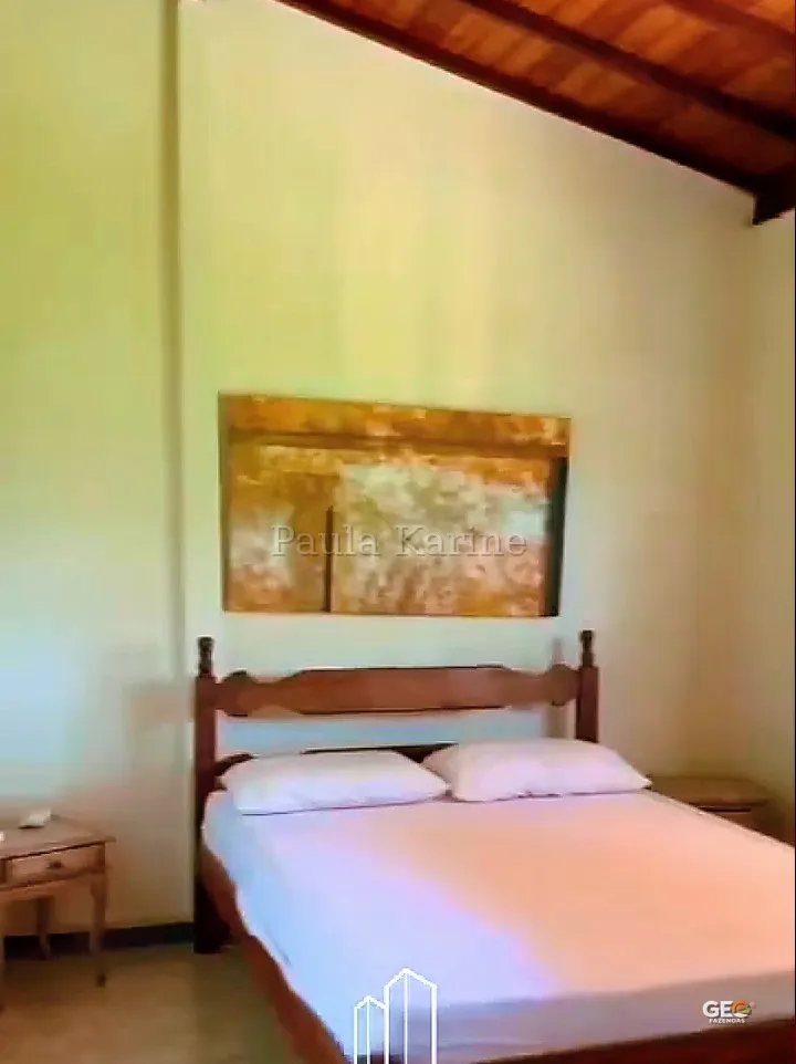 Quarto simples em propriedade rural