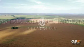 Vista aérea de fazenda com áreas cultivadas