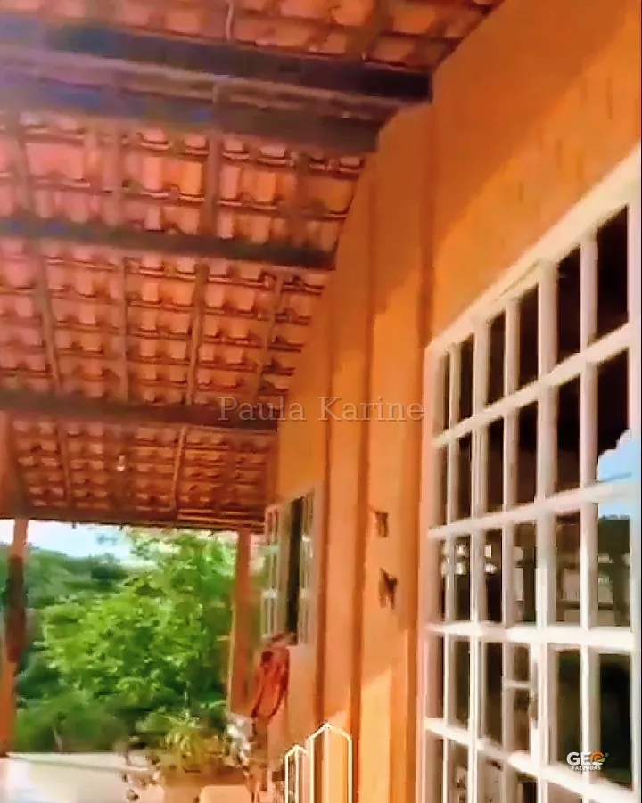 Varanda de casa em propriedade rural